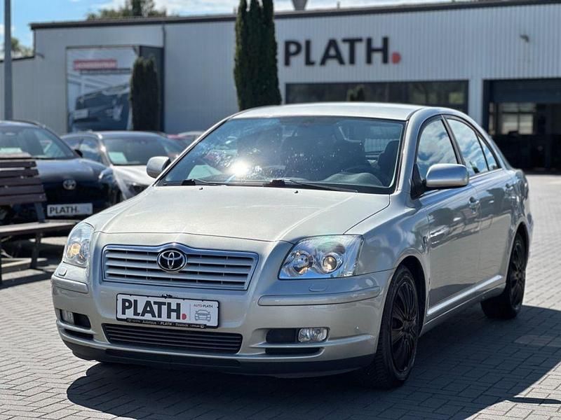 Gebraucht Toyota Avensis Sol 129 PS (94 kW) 2004 Silber Kleinwagen