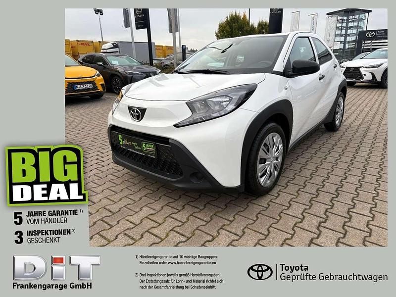 Schneeweiss Gebraucht 2022 Toyota Aygo Kleinwagen | 10.990 € (Superpreis) - Bild 1/4