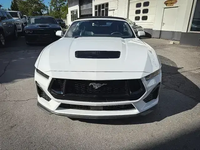 Gebraucht Ford Mustang GT Premium 449 PS (330 kW) 2023 Oxford white Cabrio