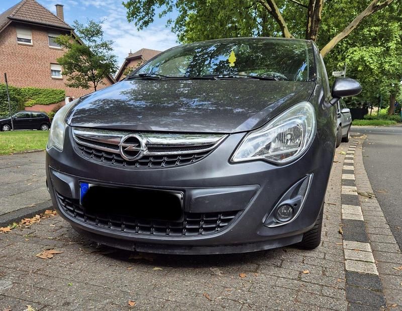 Grau Gebraucht 2011 Opel Corsa Kleinwagen | 1.350 € (Superpreis) - Bild 1/4
