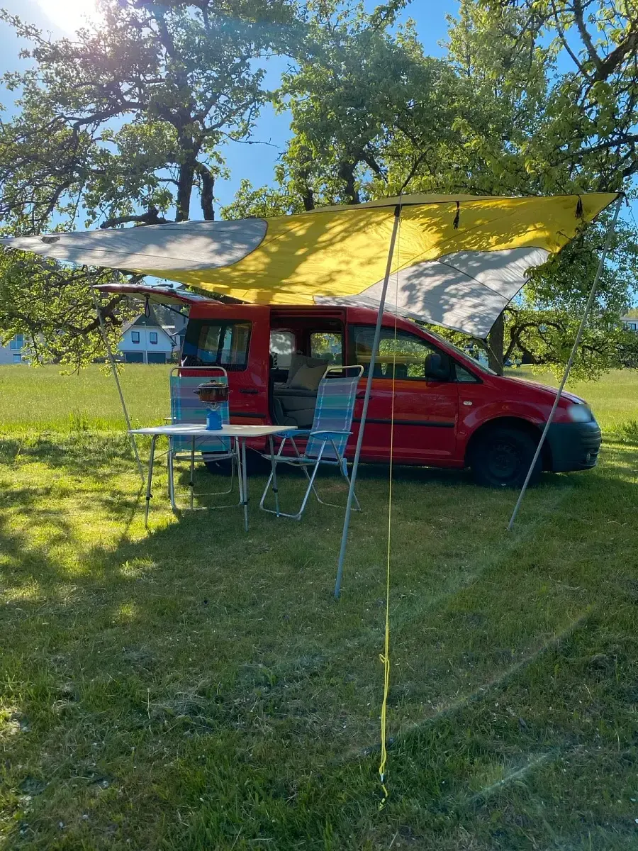 Second-hand VW Caddy Life 105 CP (77 kW) 2004 Roșu Monovolum
