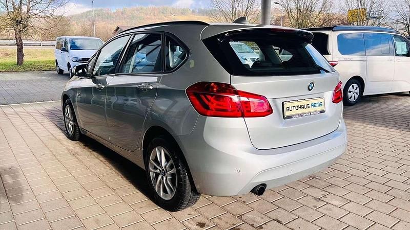 Gebraucht BMW 218 136 PS (100 kW) 2017 Glaciersilber Kombi