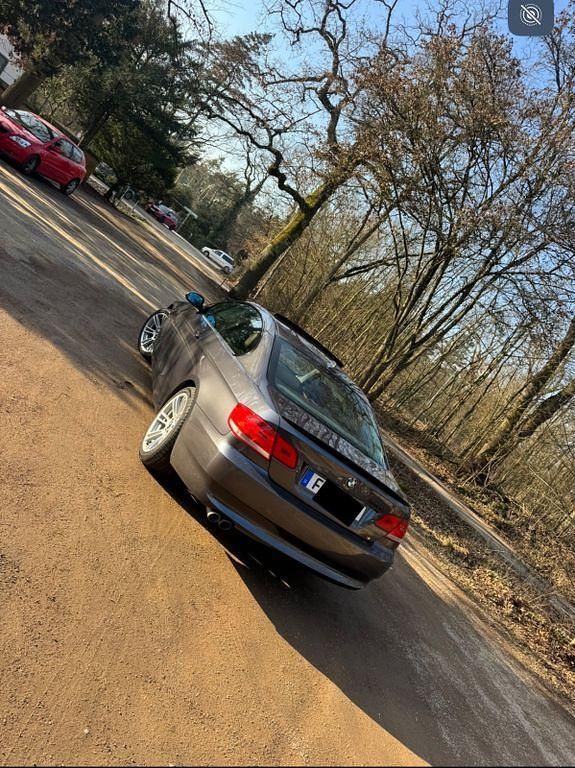 Gebraucht BMW 330 231 PS (169 kW) 2007 Grau Coupé