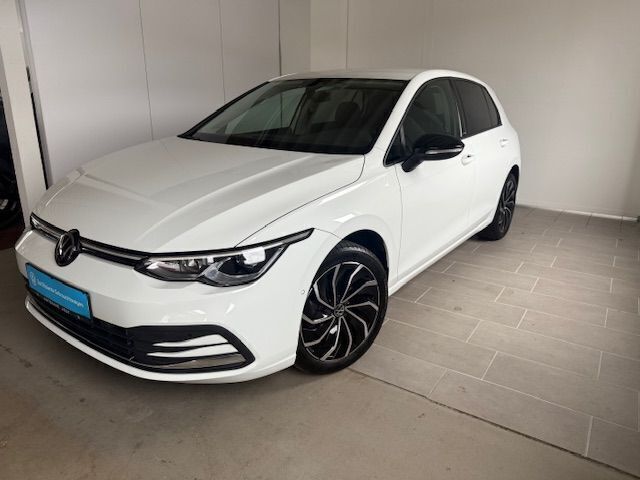 Gebraucht VW Golf VIII Active 116 PS (85 kW) 2022 Weiß Limousine