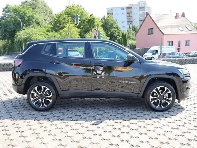 Gebraucht Jeep Compass Altitude 131 PS (96 kW) 2024 Schwarz SUV