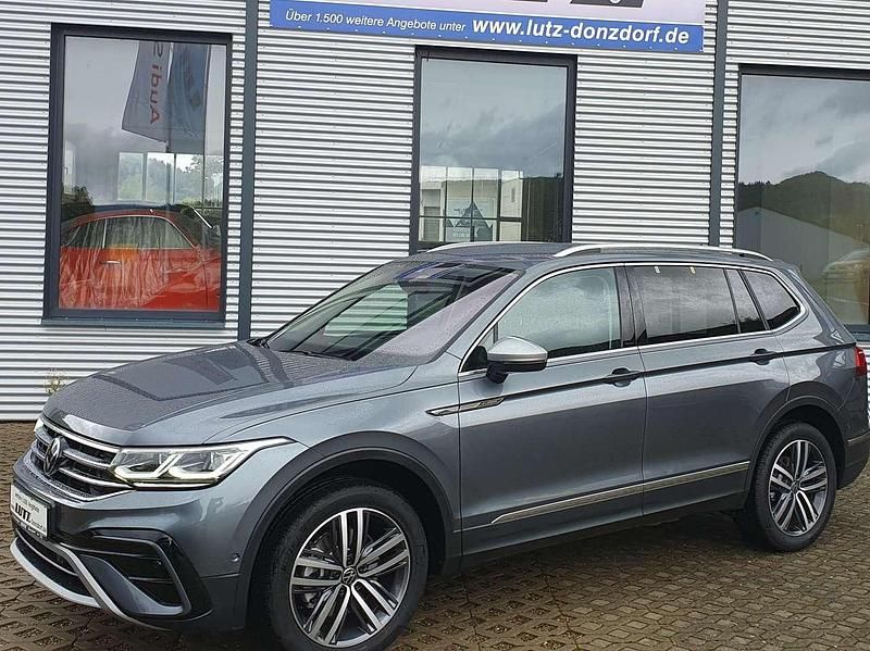 Platinum grey metallic Gebraucht 2023 VW Tiguan Allspace Elegance SUV | 45.980 € (Etwas zu teuer) - Bild 1/3