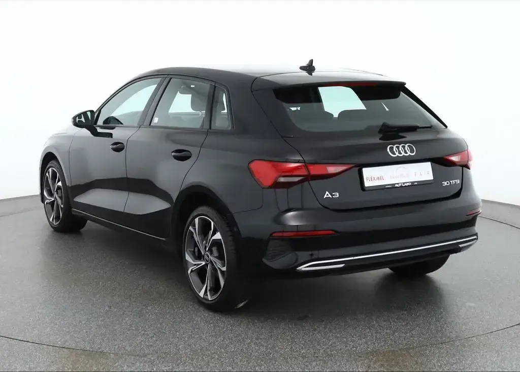 Gebraucht Audi A3 Advanced 110 PS (80 kW) 2023 Schwarz Limousine