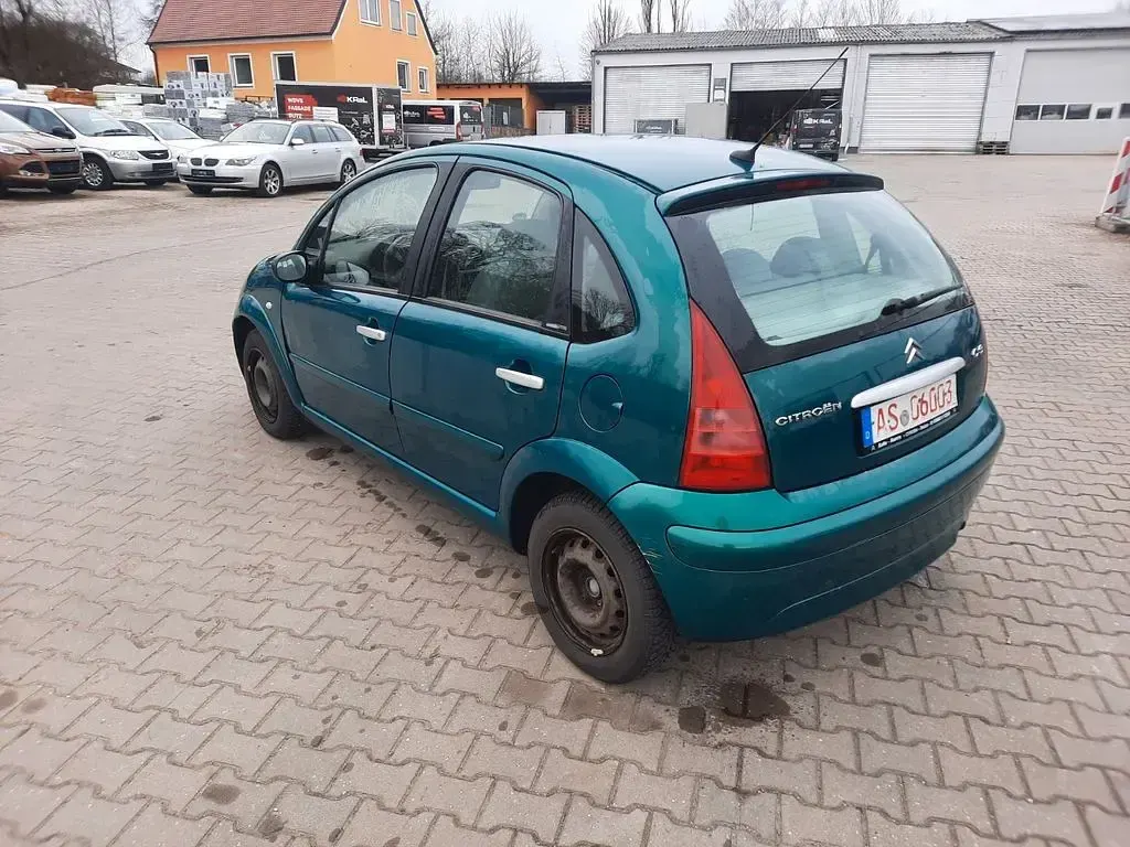 Używany Citroën C3 Exclusive 73 KM (53 kW) 2002 Zielony Hatchback
