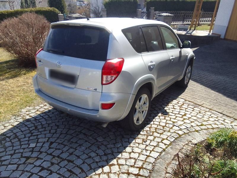 Gebraucht Toyota RAV4 Executive 177 PS (130 kW) 2006 Silber SUV