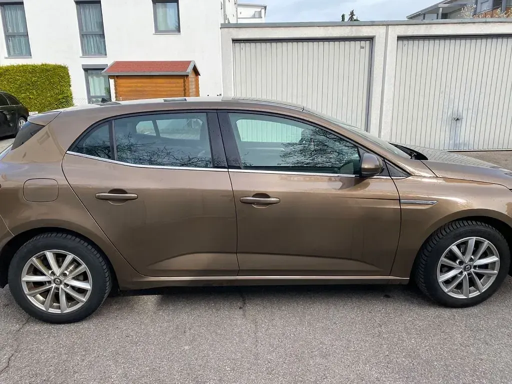 Usata Renault Mégane Play 110 CV (80 kW) 2017 Marrone Berlina