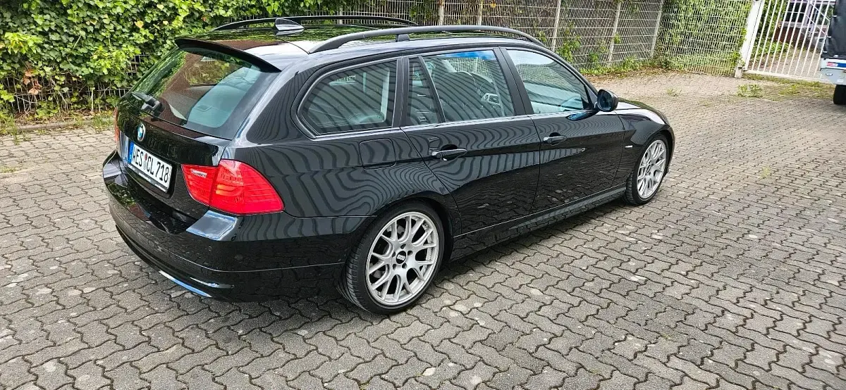 Gebraucht BMW 320 170 PS (125 kW) 2008 Schwarz Kombi