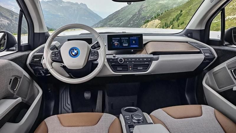 Gebraucht BMW i3 Comfort Edition 135 kW (184 PS) 2021 Weiß Kleinwagen