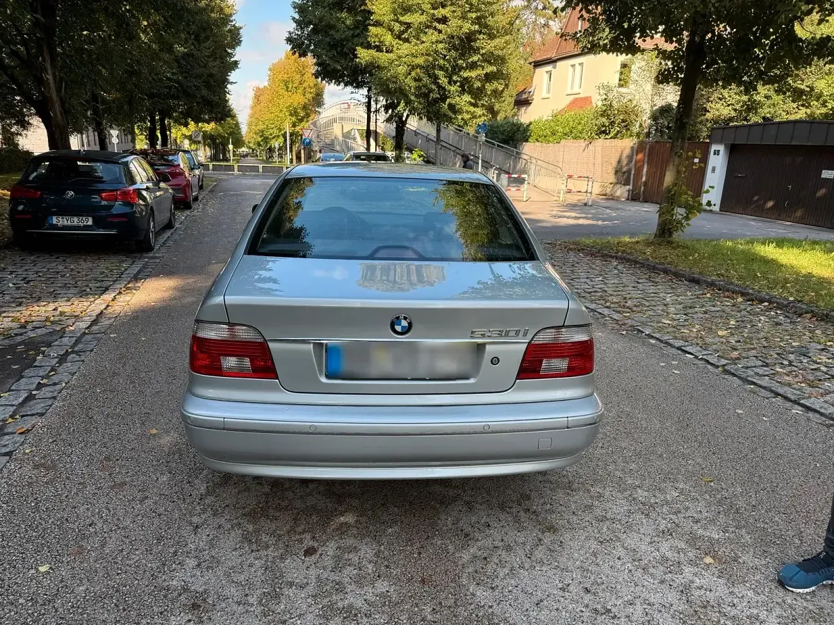 Gebraucht BMW 530 Exclusive 231 PS (169 kW) 2001 Silber Limousine