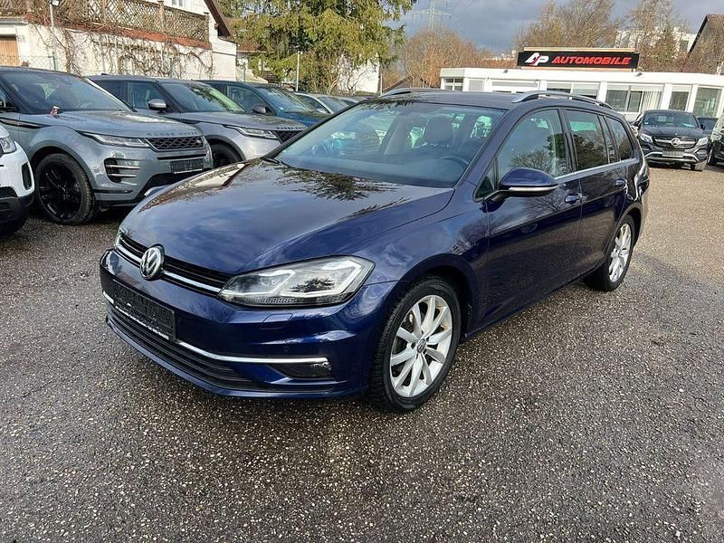Gebraucht VW Golf VII Highline 150 PS (110 kW) 2021 Blau Kleinwagen