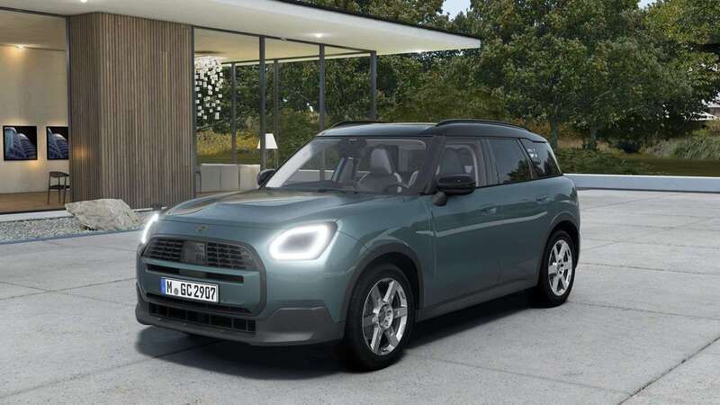 Smokey green Gebraucht 2024 Mini Cooper D Countryman SUV | 39.390 € (Teuer) - Bild 1/4