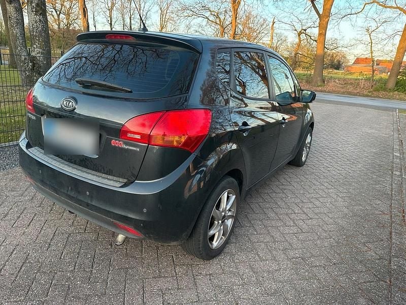Gebraucht Kia Venga 90 PS (66 kW) 2010 Schwarz Kleinwagen