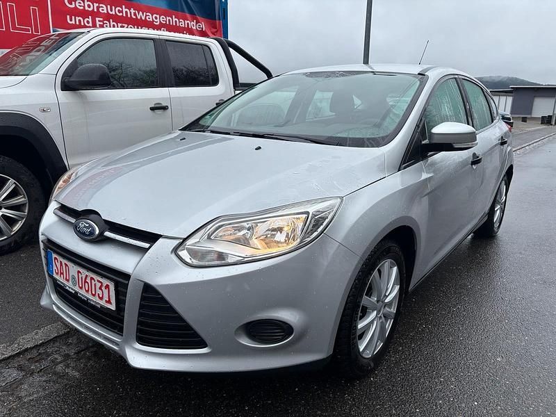 Gebraucht Ford Focus 105 PS (77 kW) 2014 Grau Limousine