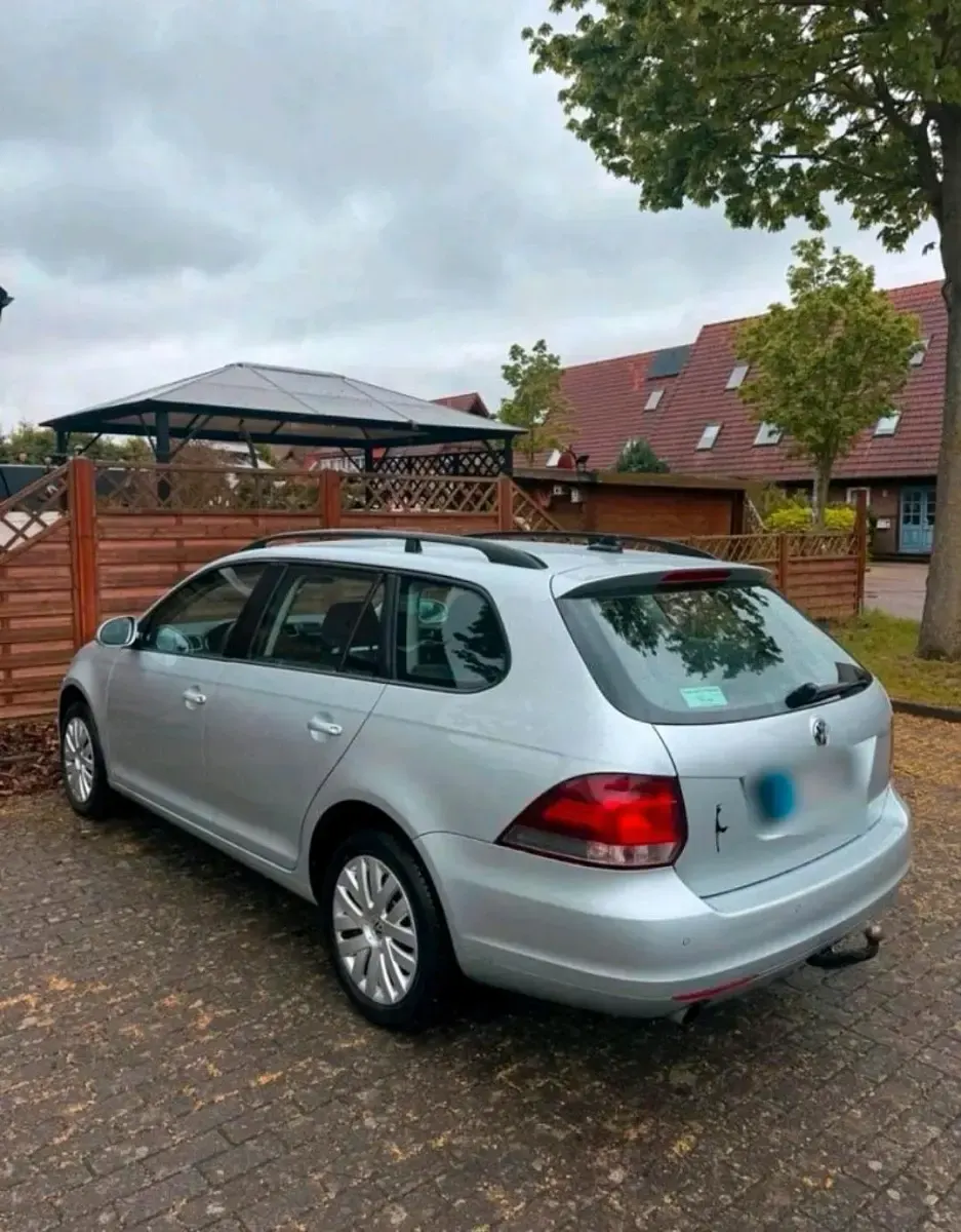 Gebraucht VW Golf VI 105 PS (77 kW) 2011 Silber Kombi