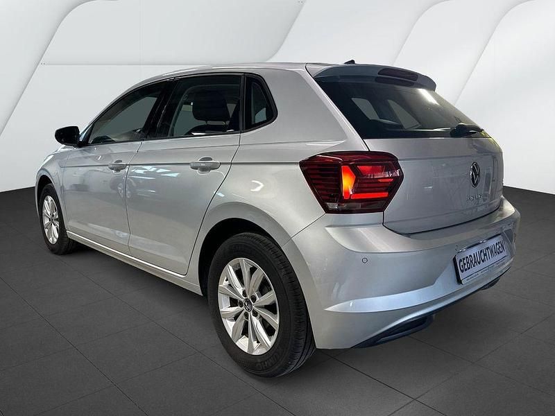 Gebraucht VW Polo Highline 95 PS (69 kW) 2023 Silber Kleinwagen