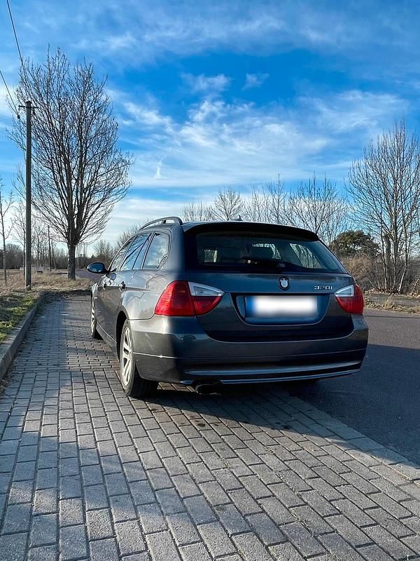 Gebraucht BMW 320 170 PS (125 kW) 2008 Grau Kombi