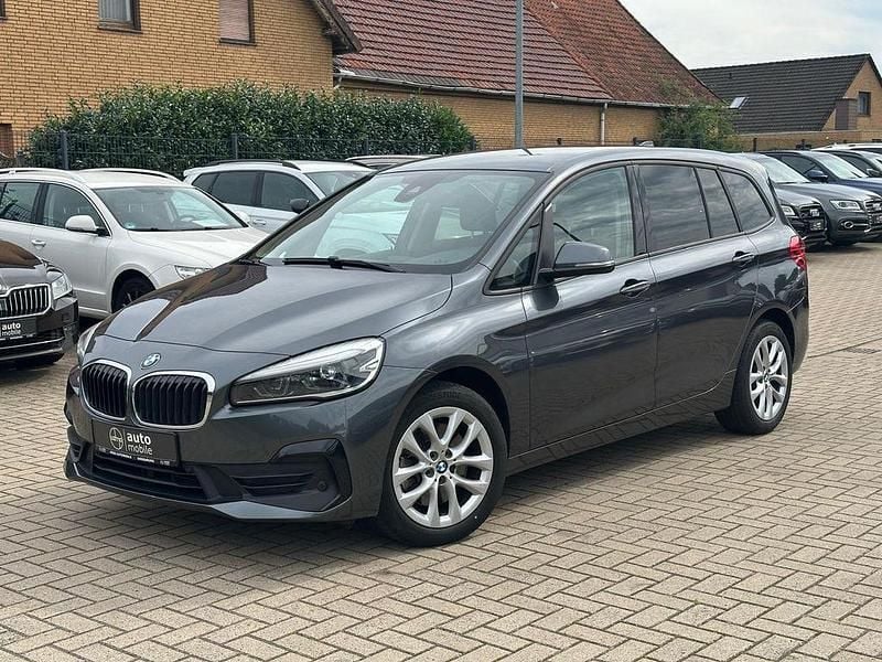 Grau Gebraucht 2021 BMW 218 Gran Tourer Van / Kleinbus | 19.998 € (Guter Preis) - Bild 1/4