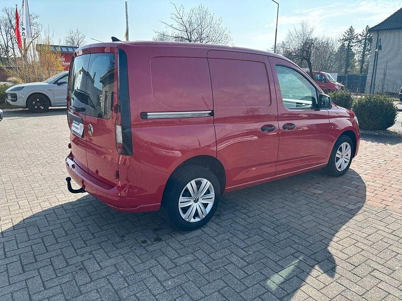 Gebraucht VW Caddy Basis 122 PS (89 kW) 2024 Rot Van / Kleinbus