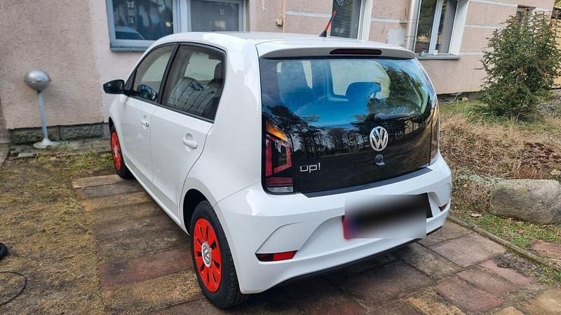 Second-hand VW up! 60 CP (44 kW) 2019 Alb Hatchback