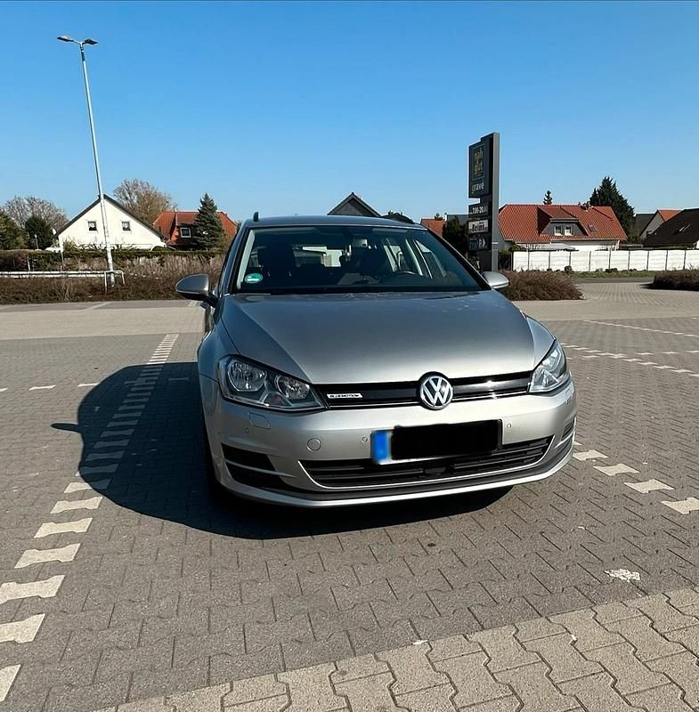 Gebraucht VW Golf VII Trendline 110 PS (80 kW) 2016 Andere farben Kombi
