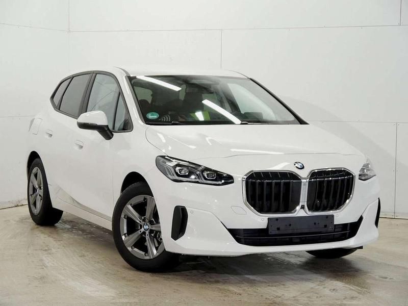 Gebraucht BMW 220 Sport Line 170 PS (125 kW) 2024 Alpinweiss 3 Van / Kleinbus