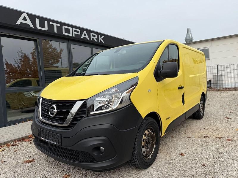 Gelb Gebraucht 2018 Nissan NV300 Van | 4.900 € (Fairer Preis) - Bild 1/4