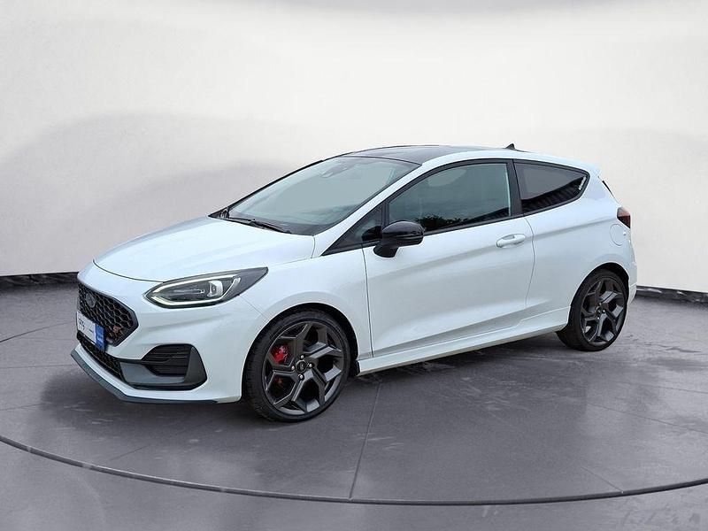 Weiß Gebraucht 2022 Ford Fiesta ST Limousine | 16.620 € (Guter Preis) - Bild 1/4