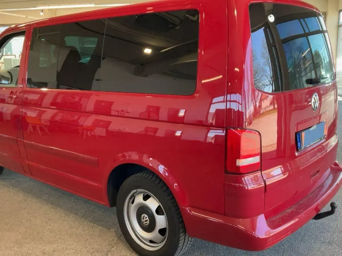 Gebraucht VW Multivan Match 179 PS (131 kW) 2012 Rot Van / Kleinbus