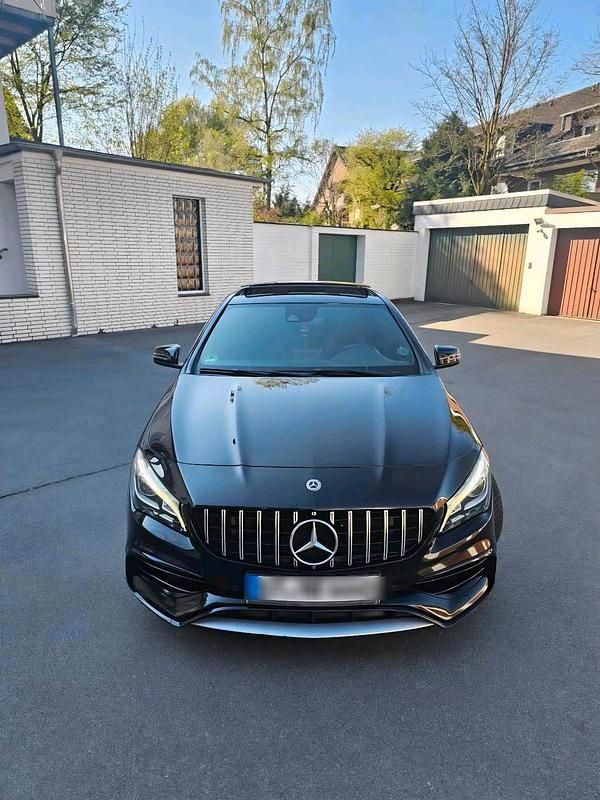 Schwarz Gebraucht 2018 Mercedes CLA45 AMG AMG Coupé | 25.000 € (Fairer Preis) - Bild 1/4