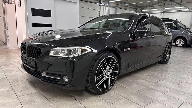 Schwarz Gebraucht 2015 BMW 530 Comfort Edition Kombi | 18.999 € (Superpreis) - Bild 1/4