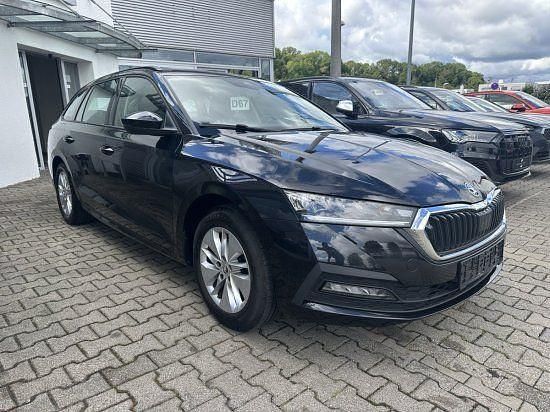 Gebraucht Skoda Octavia First Edition 150 PS (110 kW) 2020 Schwarzmagic perleffekt Kombi