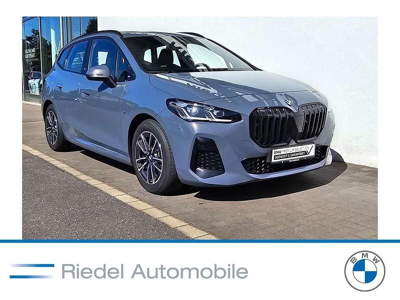 Sparkling kupfergrau metallic Gebraucht 2024 BMW 218 Active Tourer M Sport Van / Kleinbus | 27.990 € (Guter Preis) - Bild 1/3