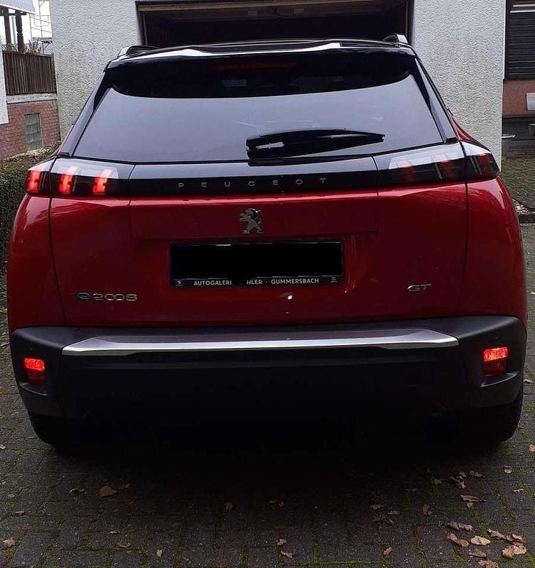 Gebraucht Peugeot e-2008 GT 100 kW (136 PS) 2021 Rot SUV
