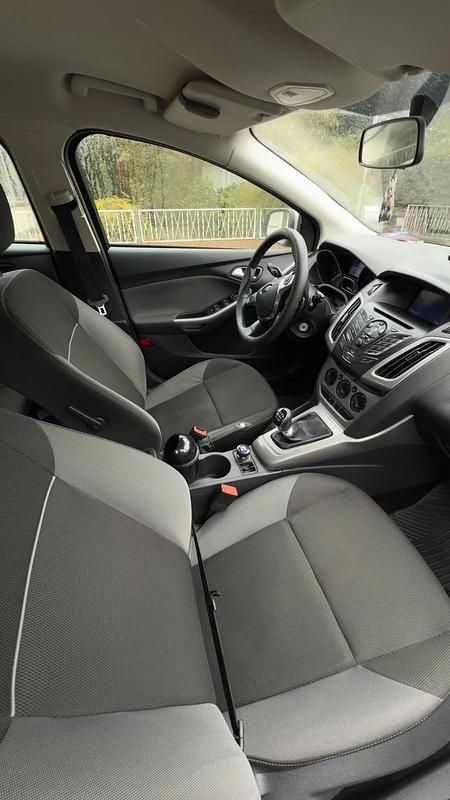 Gebraucht Ford Focus Trend 2012 Grau Kombi