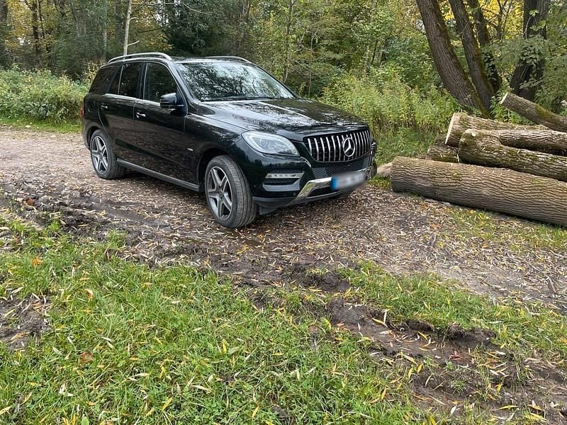 Gebraucht Mercedes ML350 258 PS (189 kW) 2012 Schwarz SUV