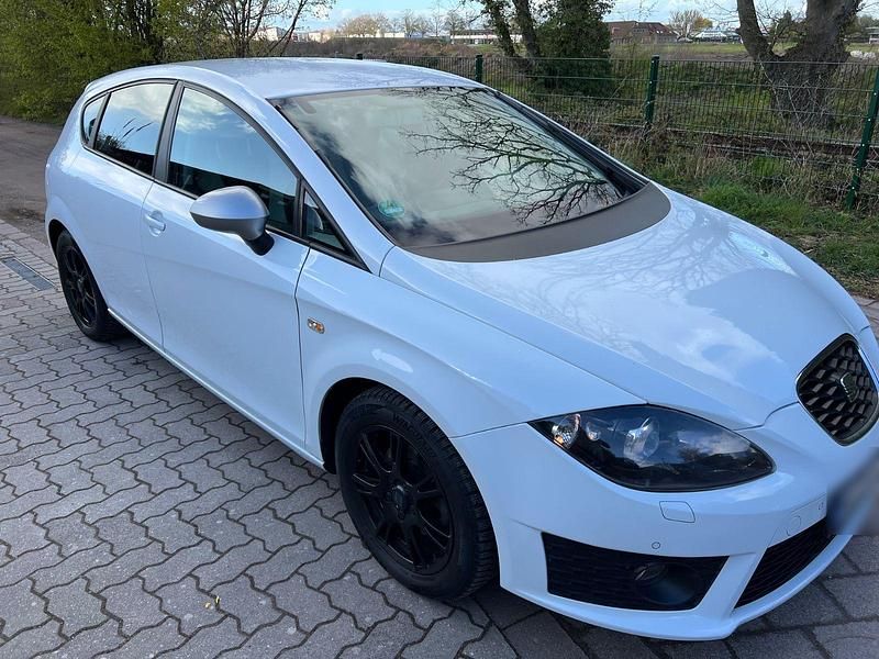 Second-hand Seat Leon FR 160 CP (117 kW) 2012 Alb Berlinǎ