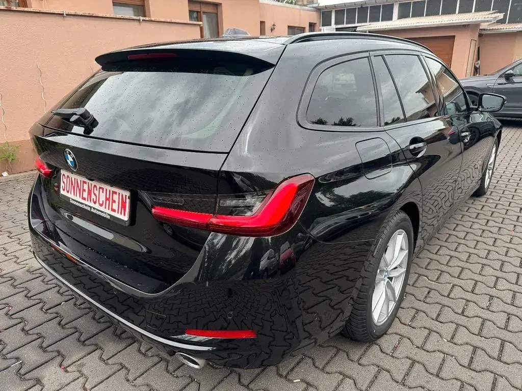 Gebraucht BMW 318 Sport Line 150 PS (110 kW) 2025 Schwarz Limousine