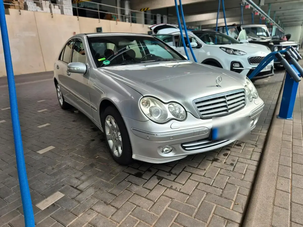 Gebraucht Mercedes C200 163 PS (119 kW) 2004 Silber Limousine