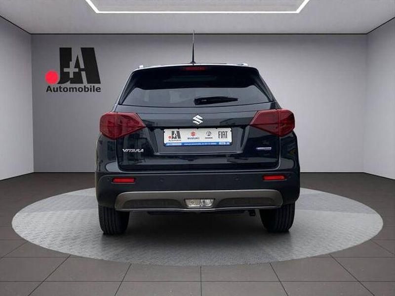 Neu Suzuki Vitara Comfort+ 129 PS (94 kW) 2025 Cosmic black pearl metallic SUV