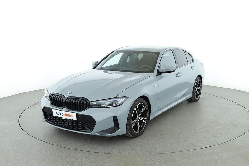 Grau Gebraucht 2022 BMW 320 M Sport Limousine | 38.930 € (Fairer Preis) - Bild 1/3