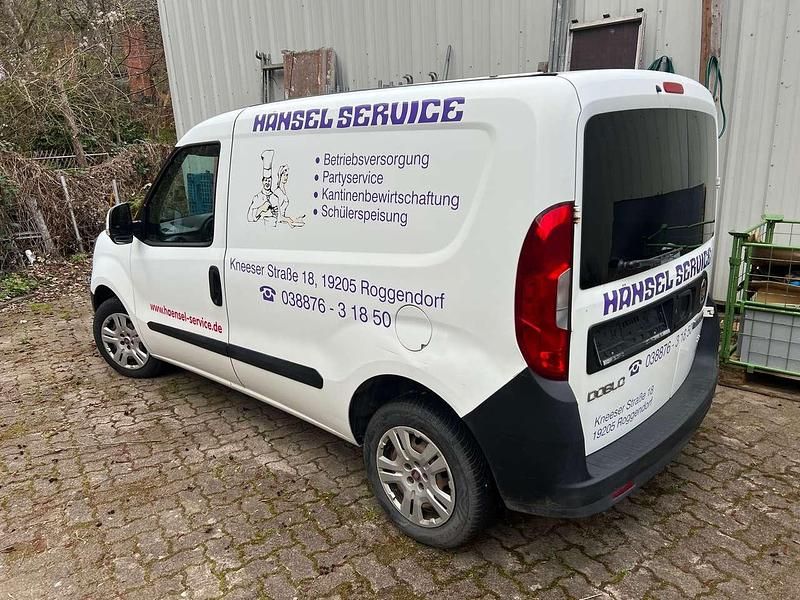 Gebraucht Fiat Doblò 90 PS (66 kW) 2016 Colore esterno (weiß) Van / Kleinbus