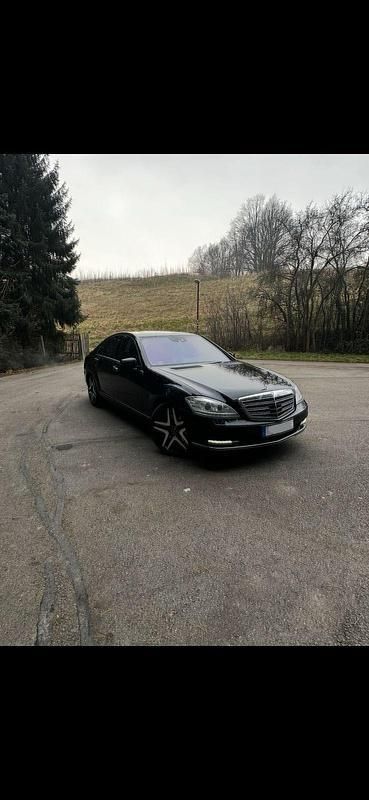 Schwarz Gebraucht 2010 Mercedes S500 Limousine | 14.000 € - Bild 1/4