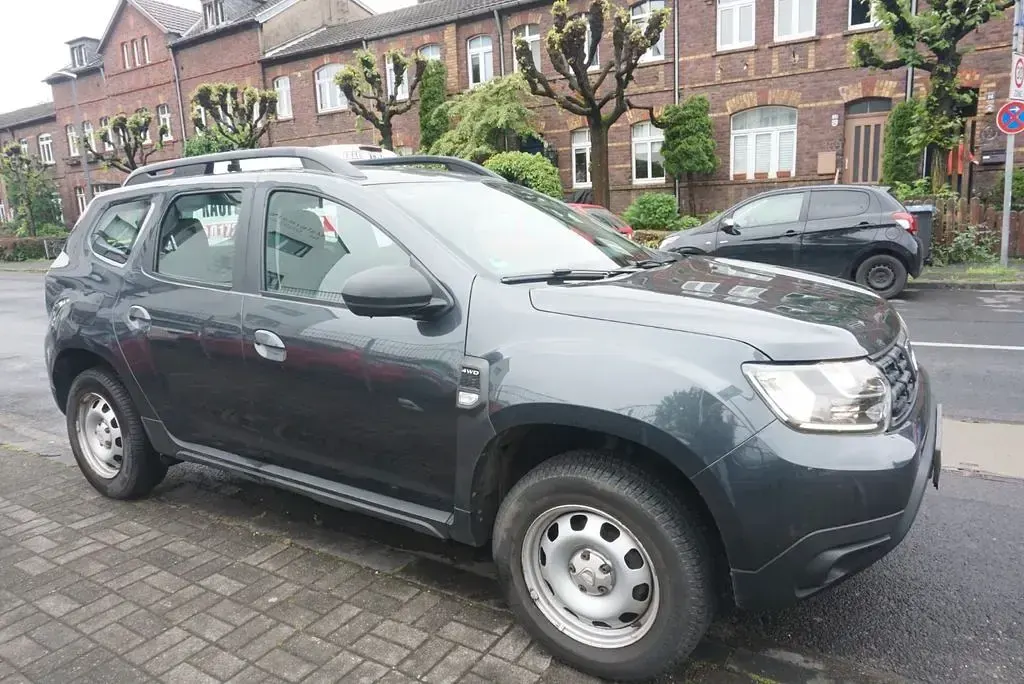 Gebraucht Dacia Duster Comfort 114 PS (83 kW) 2019 Schwarz SUV