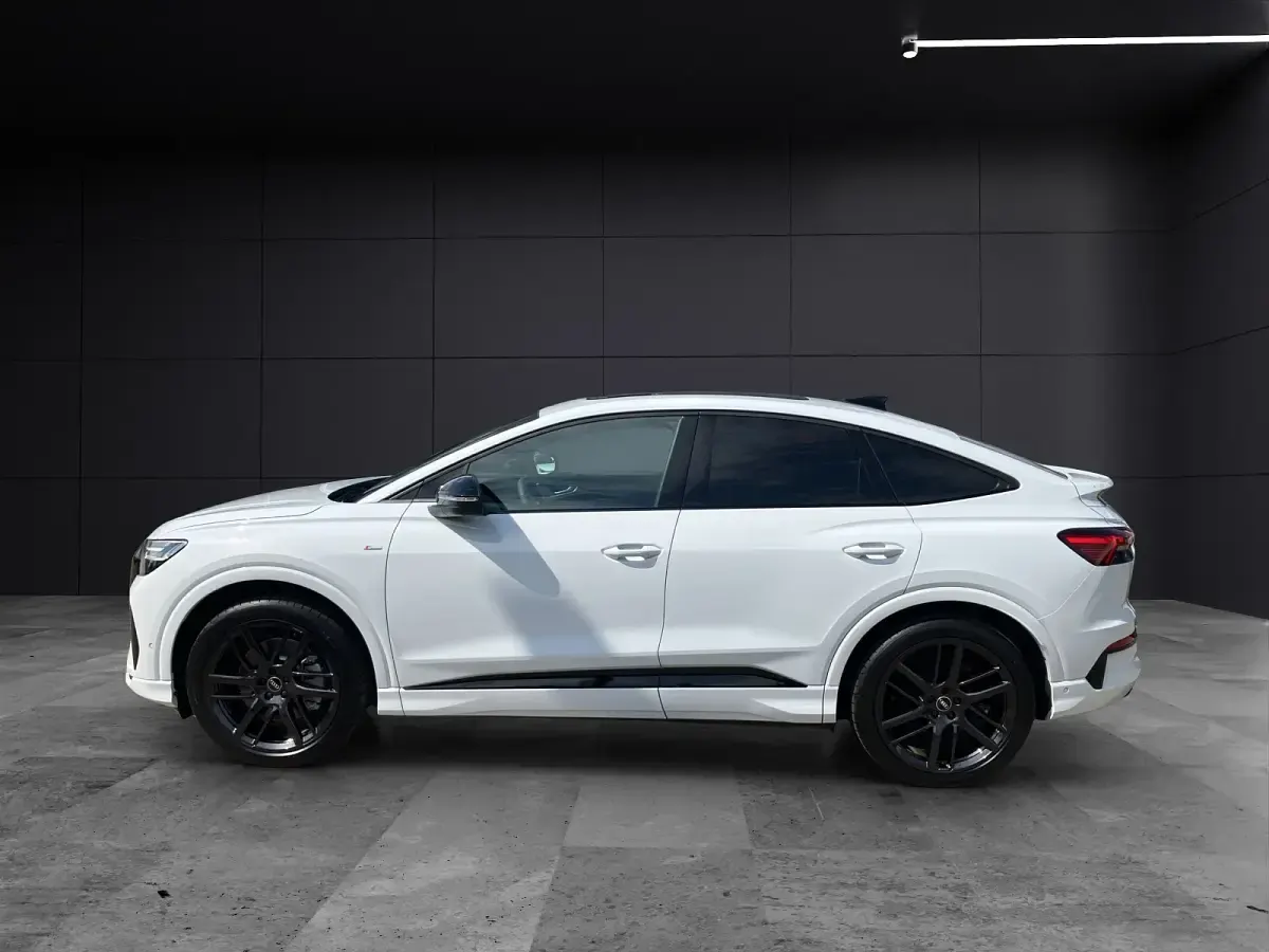 Neu Audi Q4 Sportback e-tron Basis 250 kW (340 PS) 2026 Gletscherweiß metallic SUV