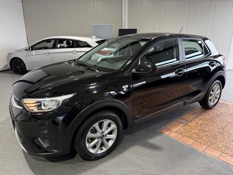 Schwarz Gebraucht 2021 Kia Stonic Edition 7 SUV | 15.490 € (Guter Preis) - Bild 1/4