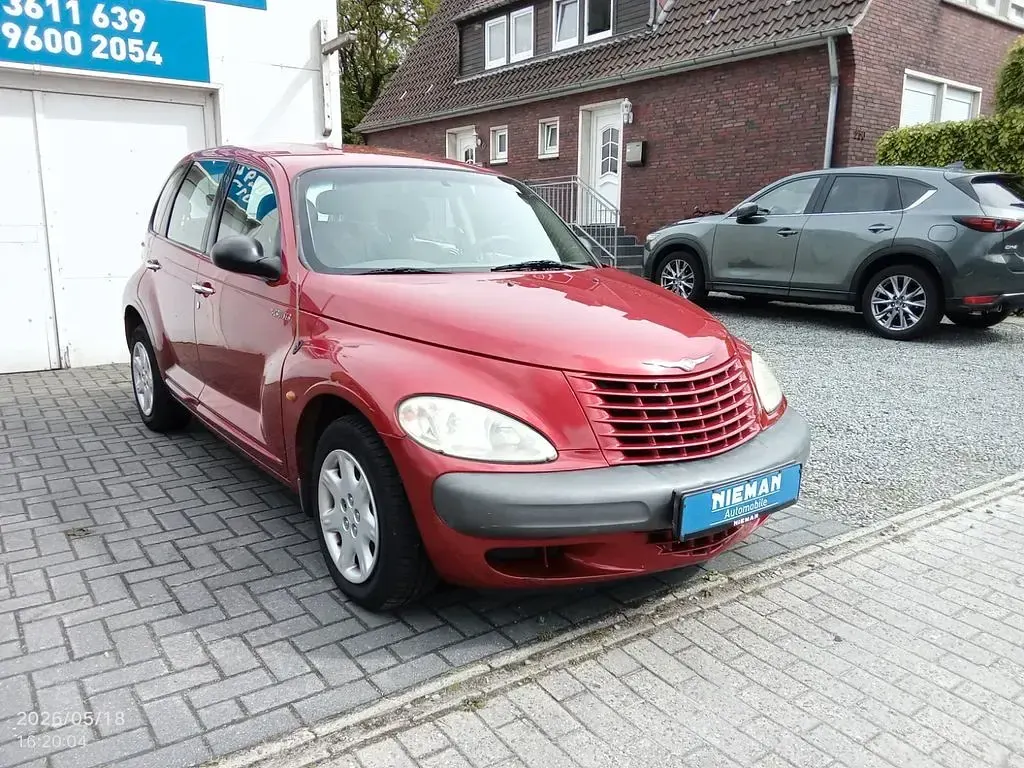 Gebraucht Chrysler PT Cruiser Clasic 141 PS (103 kW) 2002 Rot Van / Kleinbus